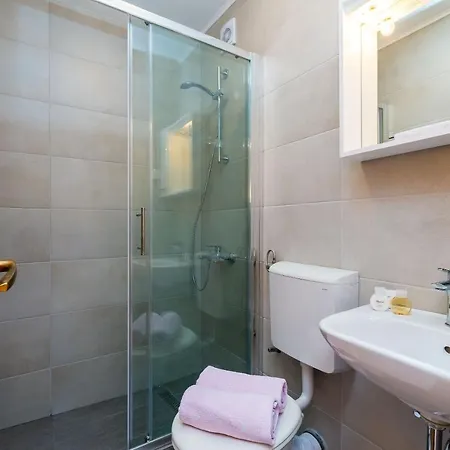 Brigita Casa de hóspedes 3*